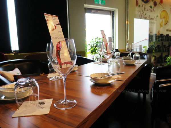 FrenchWindows 琺蘭綺瑥朵茶餐館(屏東太平洋百貨)：低調中展現奢華  ..FrenchWindows 琺蘭綺瑥朵茶餐館(屏東太平洋百貨‧誠品旗艦館)