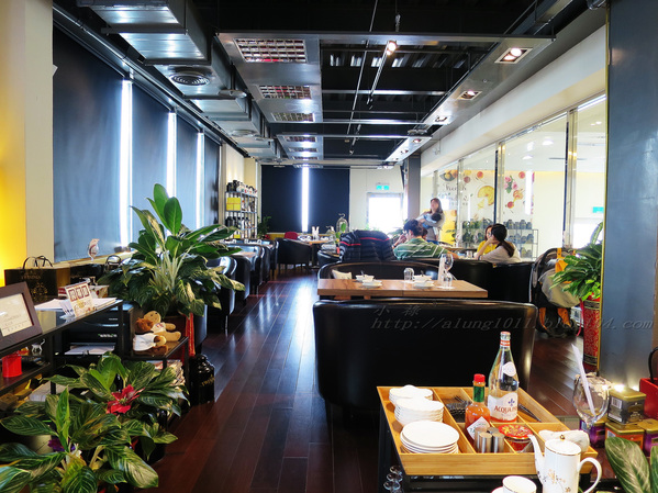 FrenchWindows 琺蘭綺瑥朵茶餐館(屏東太平洋百貨)：低調中展現奢華  ..FrenchWindows 琺蘭綺瑥朵茶餐館(屏東太平洋百貨‧誠品旗艦館)