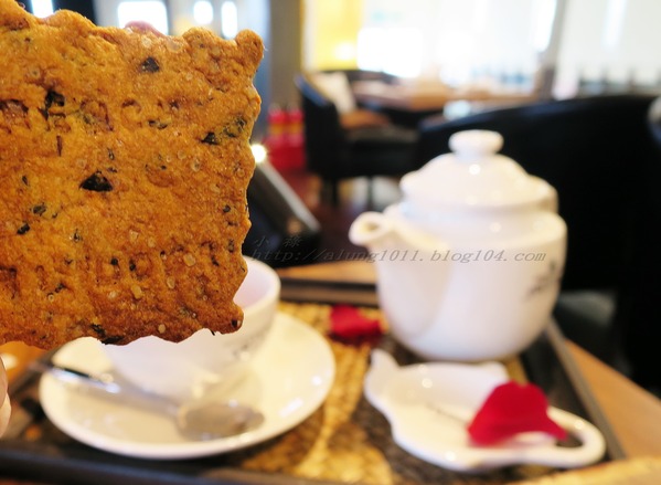 FrenchWindows 琺蘭綺瑥朵茶餐館(屏東太平洋百貨)：低調中展現奢華  ..FrenchWindows 琺蘭綺瑥朵茶餐館(屏東太平洋百貨‧誠品旗艦館)