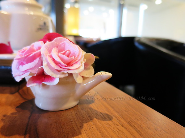 FrenchWindows 琺蘭綺瑥朵茶餐館(屏東太平洋百貨)：低調中展現奢華  ..FrenchWindows 琺蘭綺瑥朵茶餐館(屏東太平洋百貨‧誠品旗艦館)