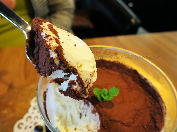 FrenchWindows 琺蘭綺瑥朵茶餐館(屏東太平洋百貨)：低調中展現奢華  ..FrenchWindows 琺蘭綺瑥朵茶餐館(屏東太平洋百貨‧誠品旗艦館)