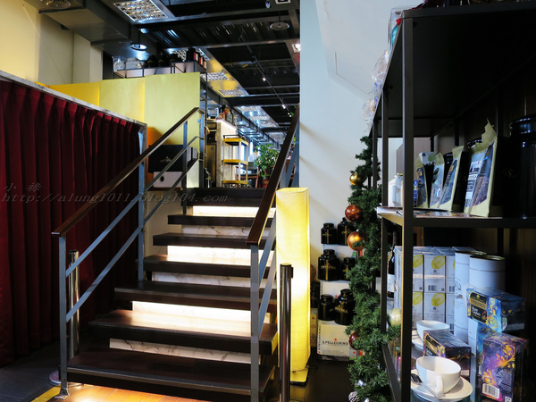 FrenchWindows 琺蘭綺瑥朵茶餐館(屏東太平洋百貨)：低調中展現奢華  ..FrenchWindows 琺蘭綺瑥朵茶餐館(屏東太平洋百貨‧誠品旗艦館)