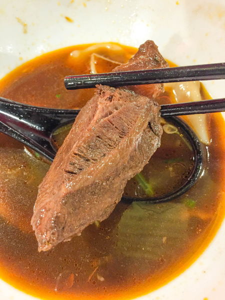 段純貞牛肉麵 - 落腳信義區的新竹排隊名店