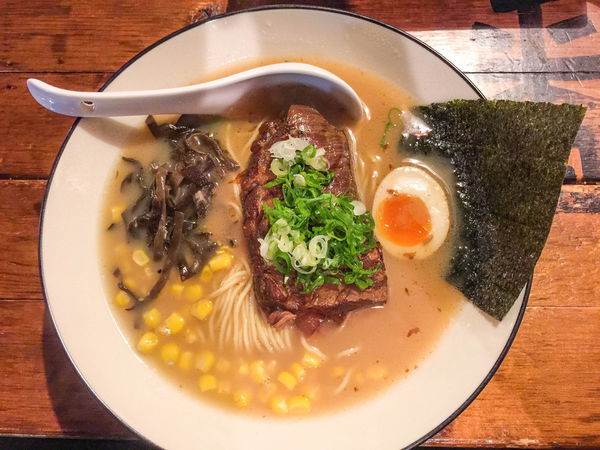 武吉屋台 - 老闆是東方雷神還是西方索爾呢？