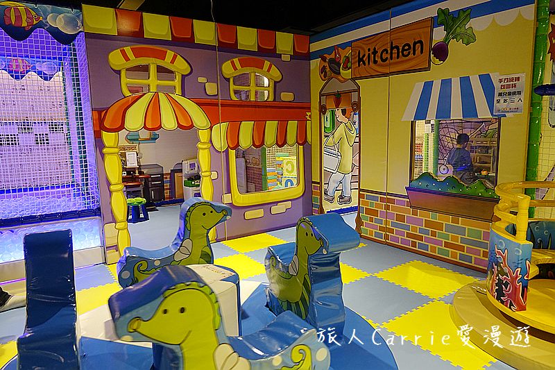 黃金堡親子樂園【台中東區旅遊】～秀泰廣場對面挑高六米室內親子樂園適合1-12歲‧超大球池+倒球機 海盗船炮陣 旋轉溜滑梯 環場車道【文末有抽獎活動】