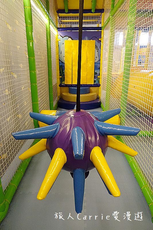 黃金堡親子樂園【台中東區旅遊】～秀泰廣場對面挑高六米室內親子樂園適合1-12歲‧超大球池+倒球機 海盗船炮陣 旋轉溜滑梯 環場車道【文末有抽獎活動】