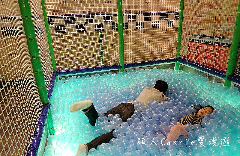 黃金堡親子樂園【台中東區旅遊】～秀泰廣場對面挑高六米室內親子樂園適合1-12歲‧超大球池+倒球機 海盗船炮陣 旋轉溜滑梯 環場車道【文末有抽獎活動】