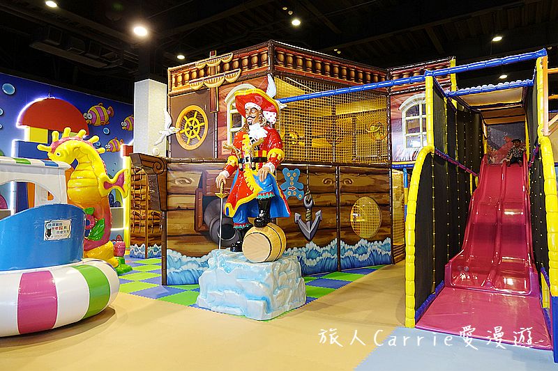 黃金堡親子樂園【台中東區旅遊】～秀泰廣場對面挑高六米室內親子樂園適合1-12歲‧超大球池+倒球機 海盗船炮陣 旋轉溜滑梯 環場車道【文末有抽獎活動】