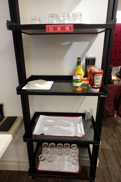 ICC音樂咖啡館莫札特專館:(胖樺食記) 捷運永春站高CP值咖啡廳「ICC音樂咖啡館莫札特專館」,推香煎骰子牛燉飯。商業午餐/Wi-Fi/不收一成服務費/氣氛好 ICC音樂咖啡館莫札特專館:(胖樺食記) 捷運永春站高CP值咖啡廳「ICC音樂咖啡館莫札特專館」,推香煎骰子牛燉飯。商業午餐/Wi-Fi/不收一成服務費/氣氛好