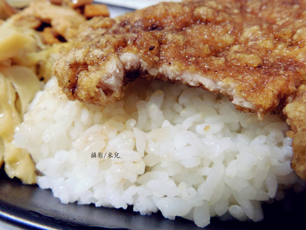 鮮豬道:【宅配。方便料理包】 鮮豬道 - 鐵道排骨 懷舊好滋味 媽媽的好幫手(傳統吃法) 鮮豬道:【宅配。方便料理包】 鮮豬道 - 鐵道排骨 懷舊好滋味 媽媽的好幫手(傳統吃法)