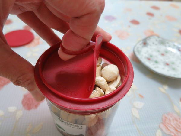 EZtea:不是萬O牌我們可是照吃的喔.. 平衡樂活輕鬆吃堅果_EZtea !! EZtea:不是萬O牌我們可是照吃的喔.. 平衡樂活輕鬆吃堅果_EZtea !!