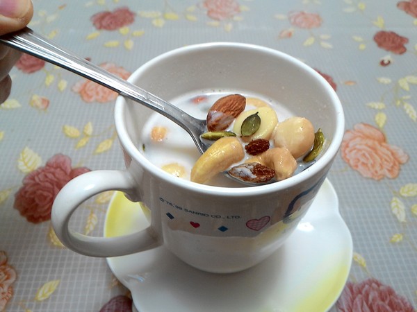 EZtea:不是萬O牌我們可是照吃的喔.. 平衡樂活輕鬆吃堅果_EZtea !! EZtea:不是萬O牌我們可是照吃的喔.. 平衡樂活輕鬆吃堅果_EZtea !!