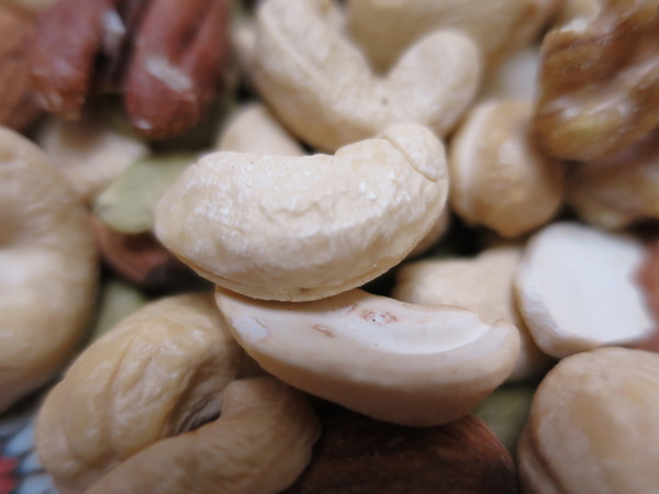 EZtea:不是萬O牌我們可是照吃的喔.. 平衡樂活輕鬆吃堅果_EZtea !! EZtea:不是萬O牌我們可是照吃的喔.. 平衡樂活輕鬆吃堅果_EZtea !!