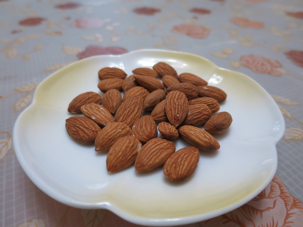 EZtea:不是萬O牌我們可是照吃的喔.. 平衡樂活輕鬆吃堅果_EZtea !! EZtea:不是萬O牌我們可是照吃的喔.. 平衡樂活輕鬆吃堅果_EZtea !!