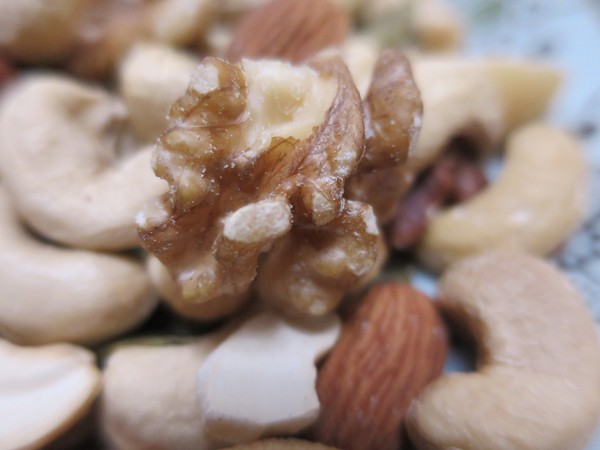 EZtea:不是萬O牌我們可是照吃的喔.. 平衡樂活輕鬆吃堅果_EZtea !! EZtea:不是萬O牌我們可是照吃的喔.. 平衡樂活輕鬆吃堅果_EZtea !!