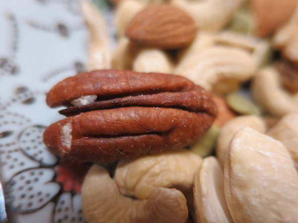 EZtea:不是萬O牌我們可是照吃的喔.. 平衡樂活輕鬆吃堅果_EZtea !! EZtea:不是萬O牌我們可是照吃的喔.. 平衡樂活輕鬆吃堅果_EZtea !!