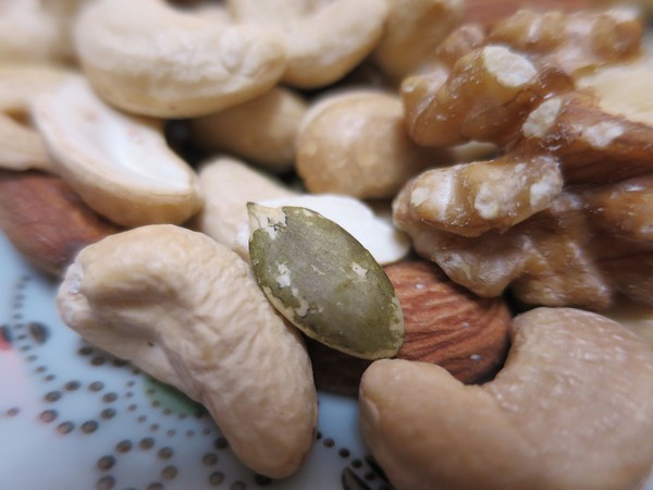 EZtea:不是萬O牌我們可是照吃的喔.. 平衡樂活輕鬆吃堅果_EZtea !! EZtea:不是萬O牌我們可是照吃的喔.. 平衡樂活輕鬆吃堅果_EZtea !!