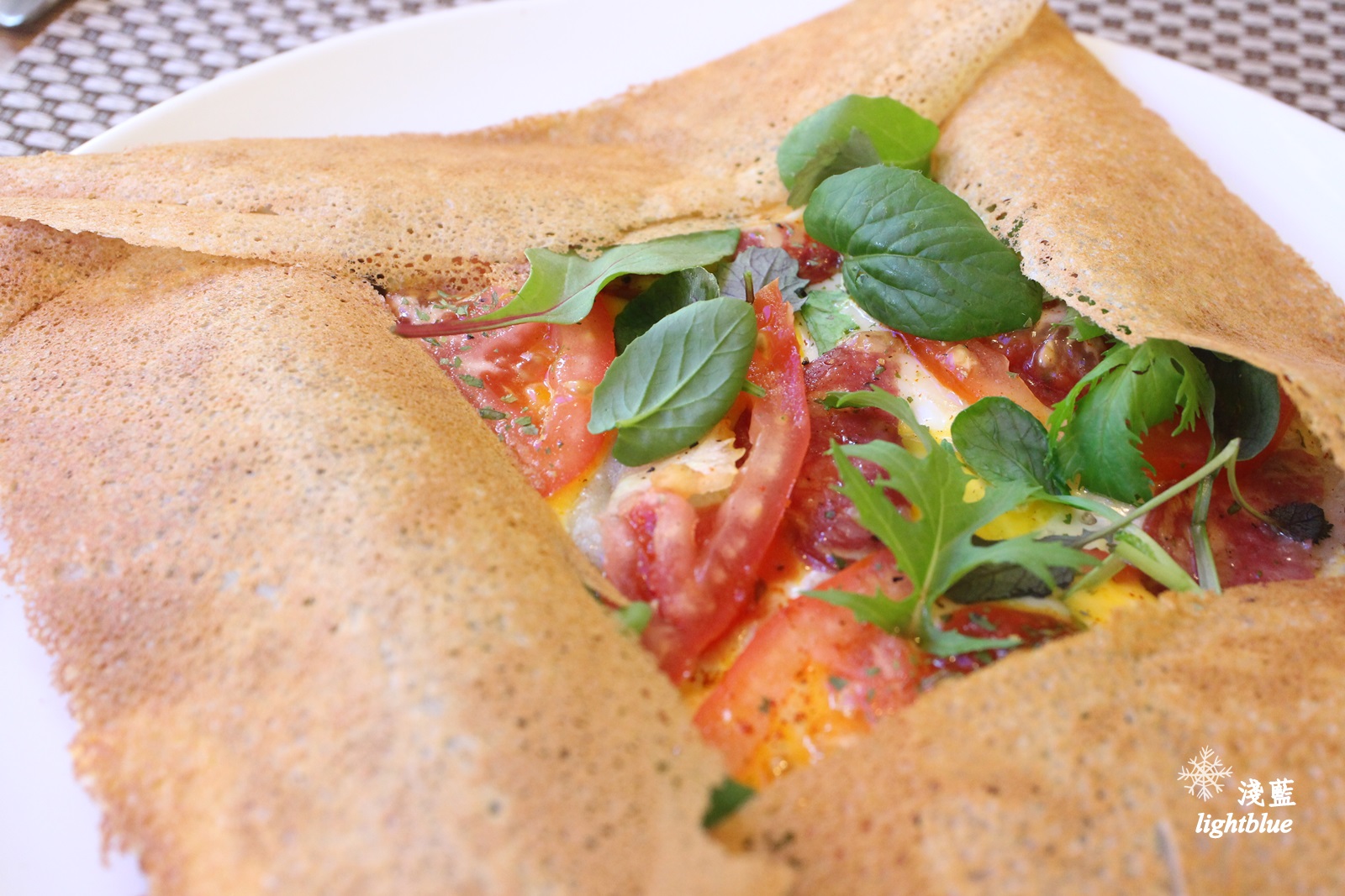 台中美食：淺藍 × 法樂法式薄餅屋～鹹甜可麗餅平價又好吃，還有不能錯過的小山園抹茶千層