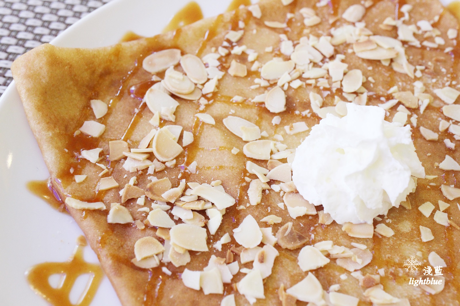 台中美食：淺藍 × 法樂法式薄餅屋～鹹甜可麗餅平價又好吃，還有不能錯過的小山園抹茶千層
