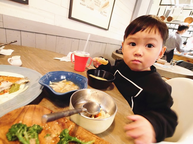 │台北。中正區│新開幕必訪。產地直送的有機鮮美「 農人餐桌親子餐廳」。小農大廚鮮體驗