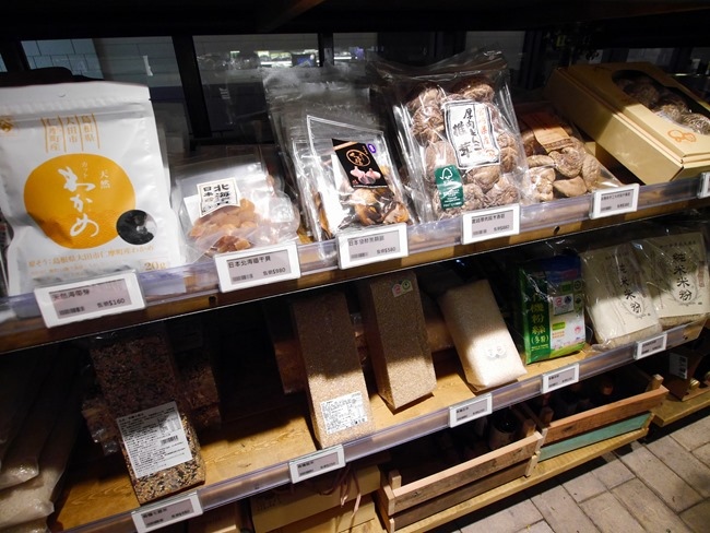 │台北。中正區│新開幕必訪。產地直送的有機鮮美「 農人餐桌親子餐廳」。小農大廚鮮體驗