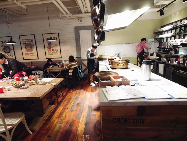 │台北。中正區│新開幕必訪。產地直送的有機鮮美「 農人餐桌親子餐廳」。小農大廚鮮體驗