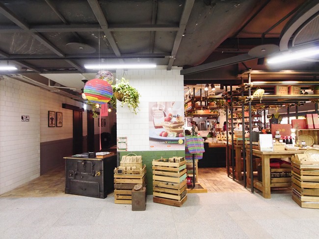 │台北。中正區│新開幕必訪。產地直送的有機鮮美「 農人餐桌親子餐廳」。小農大廚鮮體驗