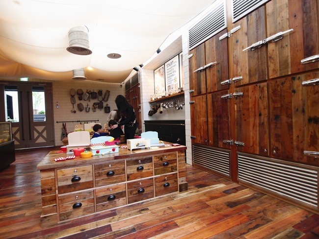 │台北。中正區│新開幕必訪。產地直送的有機鮮美「 農人餐桌親子餐廳」。小農大廚鮮體驗