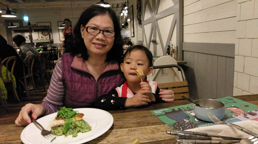 IMAG8561_BURST002_COVER