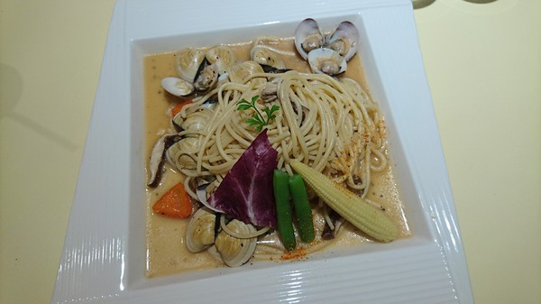 丟丟噹親子餐廳:宜蘭羅東~丟丟噹親子餐廳~繽紛的卡通彩繪裝潢~撈魚滑梯樣樣來~小朋友的遊樂天堂~