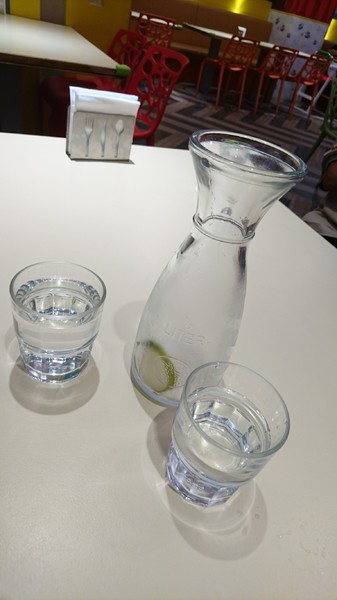 丟丟噹親子餐廳:宜蘭羅東~丟丟噹親子餐廳~繽紛的卡通彩繪裝潢~撈魚滑梯樣樣來~小朋友的遊樂天堂~