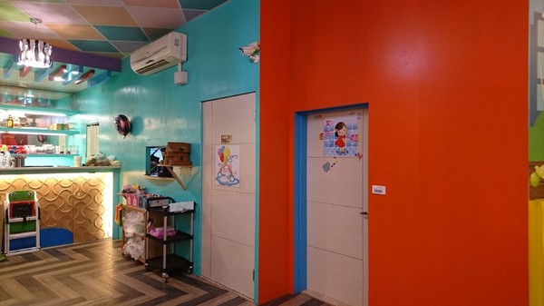 丟丟噹親子餐廳:宜蘭羅東~丟丟噹親子餐廳~繽紛的卡通彩繪裝潢~撈魚滑梯樣樣來~小朋友的遊樂天堂~