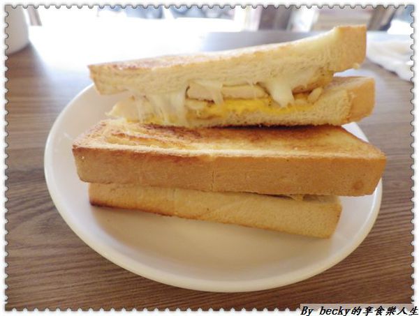 <捷運新埔站>街巷中的平價早午餐/板橋新埔/口袋吐司/南洋咖哩～黑帥廚房