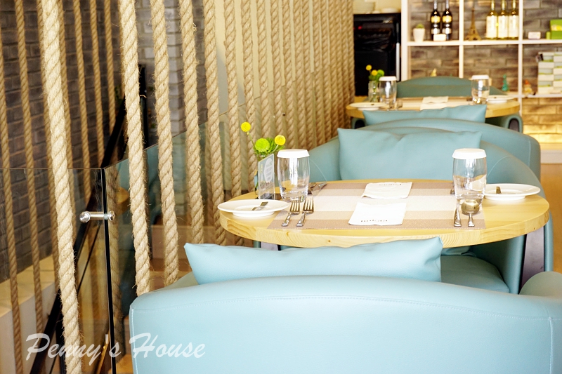 北歐風格義法料理餐廳 波咔Pokaa Cafe & Bistro，新竹竹北高質感餐廳，有包廂投影機，適合聚餐、約會、下午茶、免費停車場