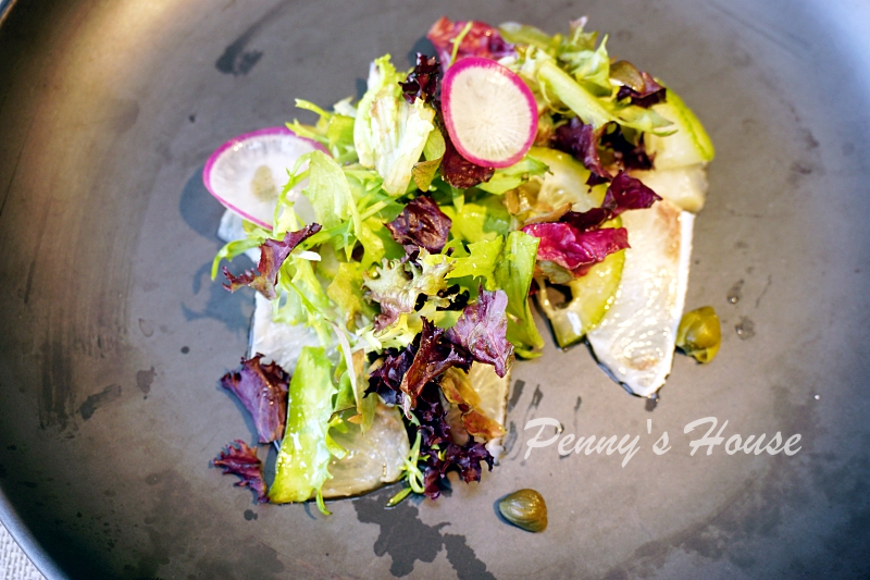 北歐風格義法料理餐廳 波咔Pokaa Cafe & Bistro，新竹竹北高質感餐廳，有包廂投影機，適合聚餐、約會、下午茶、免費停車場