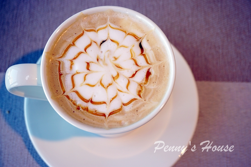 北歐風格義法料理餐廳 波咔Pokaa Cafe & Bistro，新竹竹北高質感餐廳，有包廂投影機，適合聚餐、約會、下午茶、免費停車場