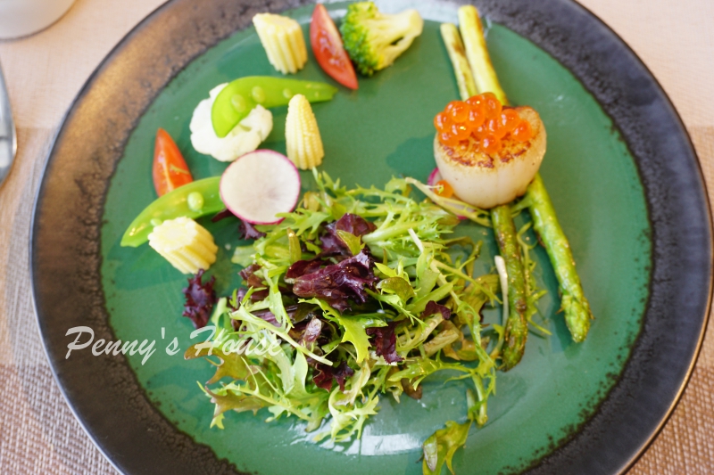 北歐風格義法料理餐廳 波咔Pokaa Cafe & Bistro，新竹竹北高質感餐廳，有包廂投影機，適合聚餐、約會、下午茶、免費停車場