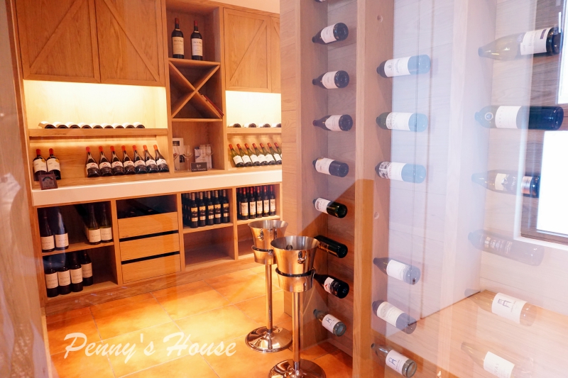 北歐風格義法料理餐廳 波咔Pokaa Cafe & Bistro，新竹竹北高質感餐廳，有包廂投影機，適合聚餐、約會、下午茶、免費停車場