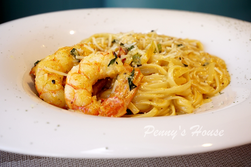 北歐風格義法料理餐廳 波咔Pokaa Cafe & Bistro，新竹竹北高質感餐廳，有包廂投影機，適合聚餐、約會、下午茶、免費停車場