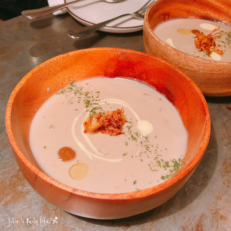 Cafe,RKZ,rkz cafe價位,rkz cafe牛排,rkz 威靈頓,rkz 威靈頓牛排,RKZCafe,rkz威靈頓,SoulFood,北門,台北 威靈頓牛排,台北威靈頓牛排,台灣吃威靈頓牛排,套餐,威靈頓牛排,威靈頓牛排 台中,威靈頓牛排 台灣,威靈頓牛排 推薦,威靈頓牛排中壢,威靈頓牛排台中,威靈頓牛排桃園,惠靈頓牛排 台北,燉飯,牛排,美食,義大利麵,西門,西門 rkz,西門町 西餐,西門町美食,西餐,隱藏版料理,預約,餐酒館,香港 威靈頓牛排 @跟著Julie一起走吧