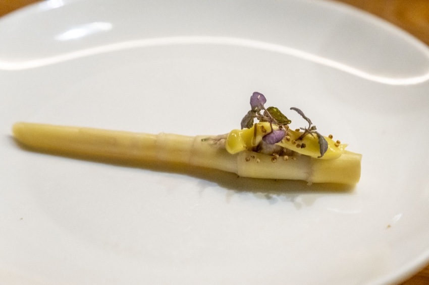 屏東原住民料理 AKAME | 隱身再山中的靈魂料理， 魯凱族主廚打造南台灣最難訂位的秘境餐廳 · 算命的說我很愛吃