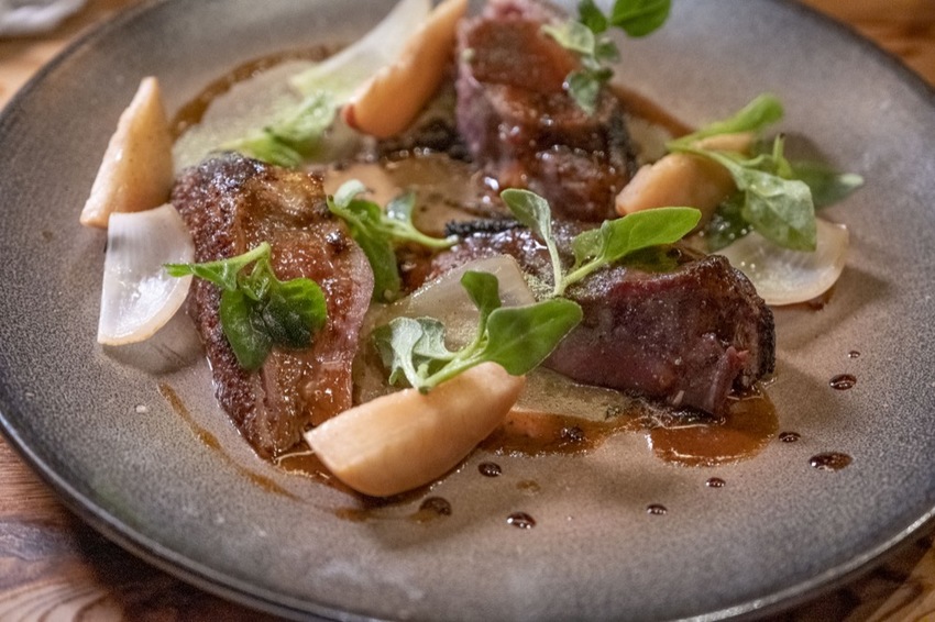 屏東原住民料理 AKAME | 隱身再山中的靈魂料理， 魯凱族主廚打造南台灣最難訂位的秘境餐廳 · 算命的說我很愛吃