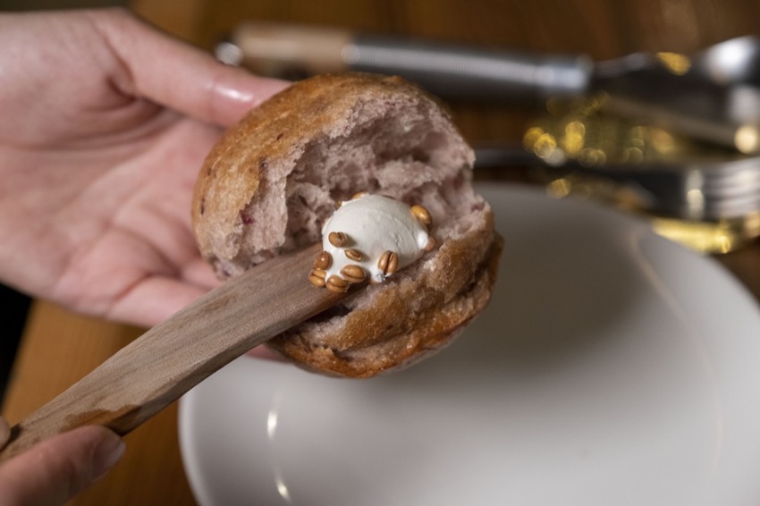 屏東原住民料理 AKAME | 隱身再山中的靈魂料理， 魯凱族主廚打造南台灣最難訂位的秘境餐廳 · 算命的說我很愛吃