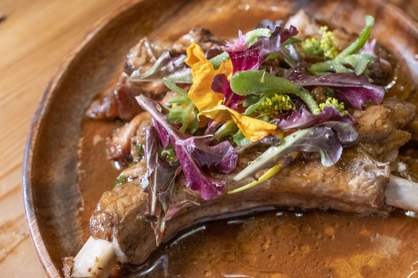 屏東原住民料理 AKAME | 隱身再山中的靈魂料理， 魯凱族主廚打造南台灣最難訂位的秘境餐廳 · 算命的說我很愛吃