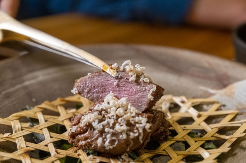 屏東原住民料理 AKAME | 隱身再山中的靈魂料理， 魯凱族主廚打造南台灣最難訂位的秘境餐廳 · 算命的說我很愛吃