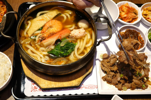 逛新北耶誕城吃什麼?釜山順豆腐板橋店，平價板橋韓國料理聚餐餐廳，板橋府中站韓式料理外送，高CP值府中韓式美食餐廳