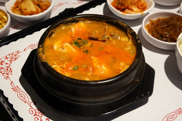 逛新北耶誕城吃什麼?釜山順豆腐板橋店，平價板橋韓國料理聚餐餐廳，板橋府中站韓式料理外送，高CP值府中韓式美食餐廳