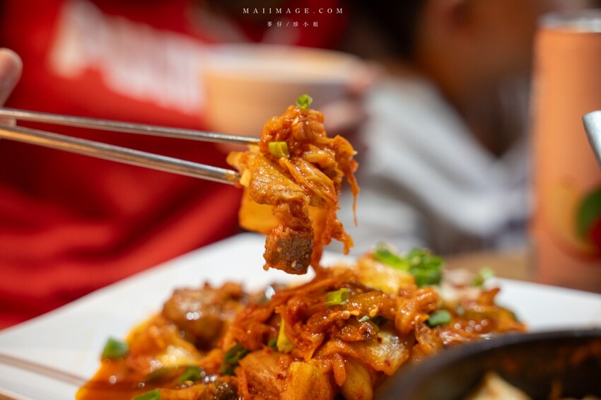 新北市板橋區板橋美食｜釜山順板橋店～板橋府中捷運站優秀韓式料理，大推海鮮豆腐煲跟石鍋拌飯，後站商圈人氣最高韓式料