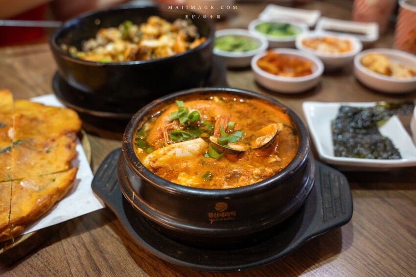 新北市板橋區板橋美食｜釜山順板橋店～板橋府中捷運站優秀韓式料理，大推海鮮豆腐煲跟石鍋拌飯，後站商圈人氣最高韓式料