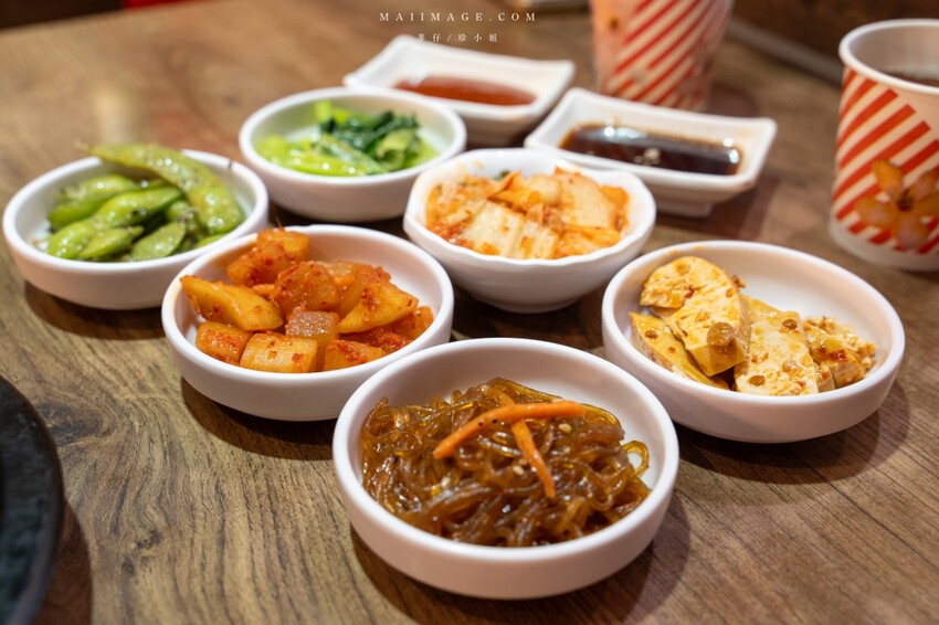 新北市板橋區板橋美食｜釜山順板橋店～板橋府中捷運站優秀韓式料理，大推海鮮豆腐煲跟石鍋拌飯，後站商圈人氣最高韓式料